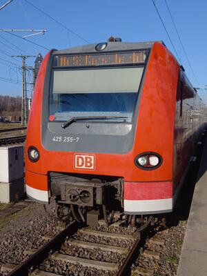 Vorderansicht einer S-Bahn-Lok